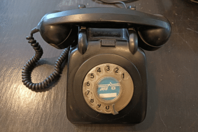 vintage-rotary-dial-phone-70s