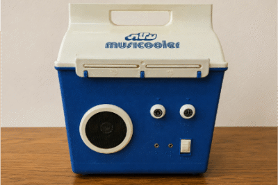 צידנית וינטג׳ עלית MusiCooler עם רדיו מובנה