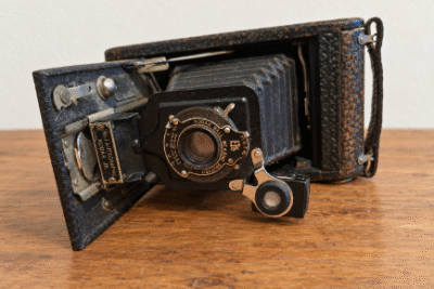 מצלמת קודאק עתיקה מתקפלת - No. 1 Autographic Kodak Jr.